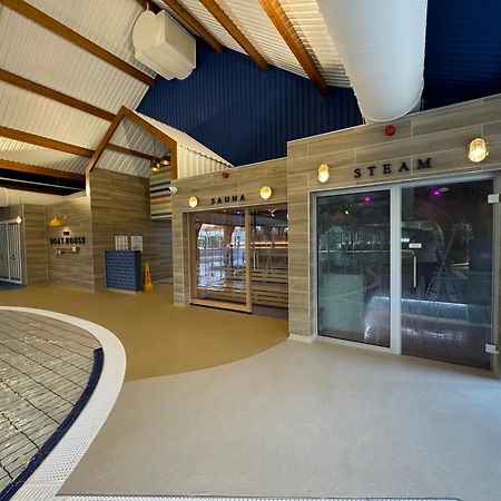 Reeds View Holiday Lodge South Cerney Exterior foto