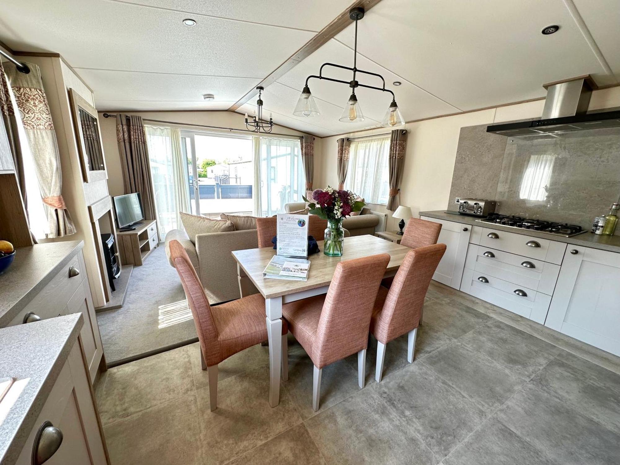 Reeds View Holiday Lodge South Cerney Exterior foto